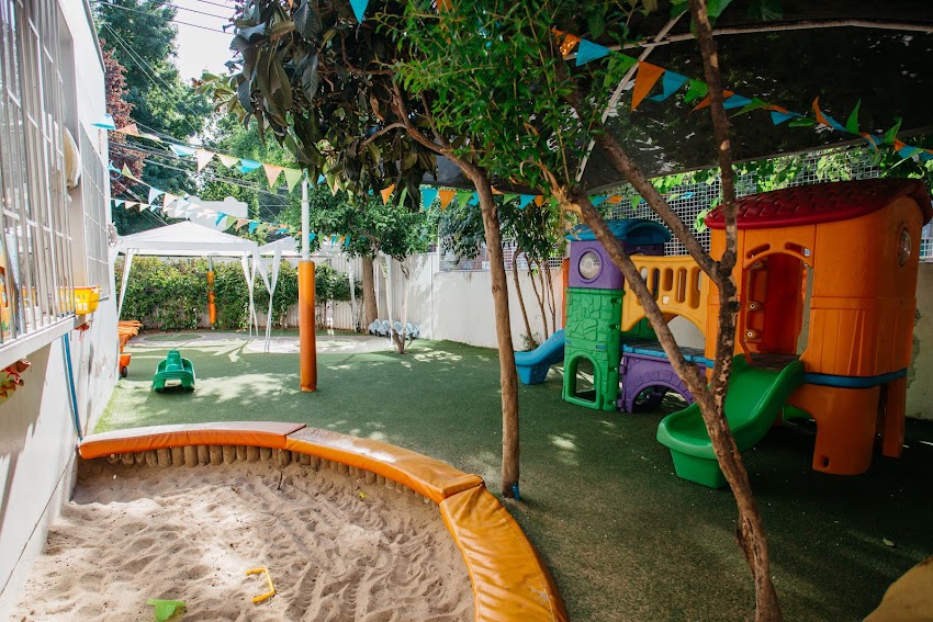 Vitamina – Sala Cuna y Jardín infantil | Flor de Azucena