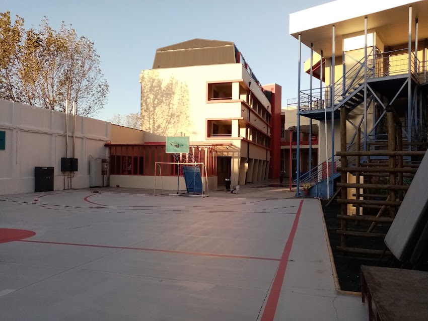 Colegio San Damián de Molokai