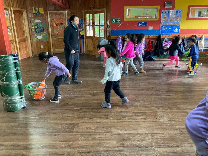 Escuela Básica Padre Hurtado